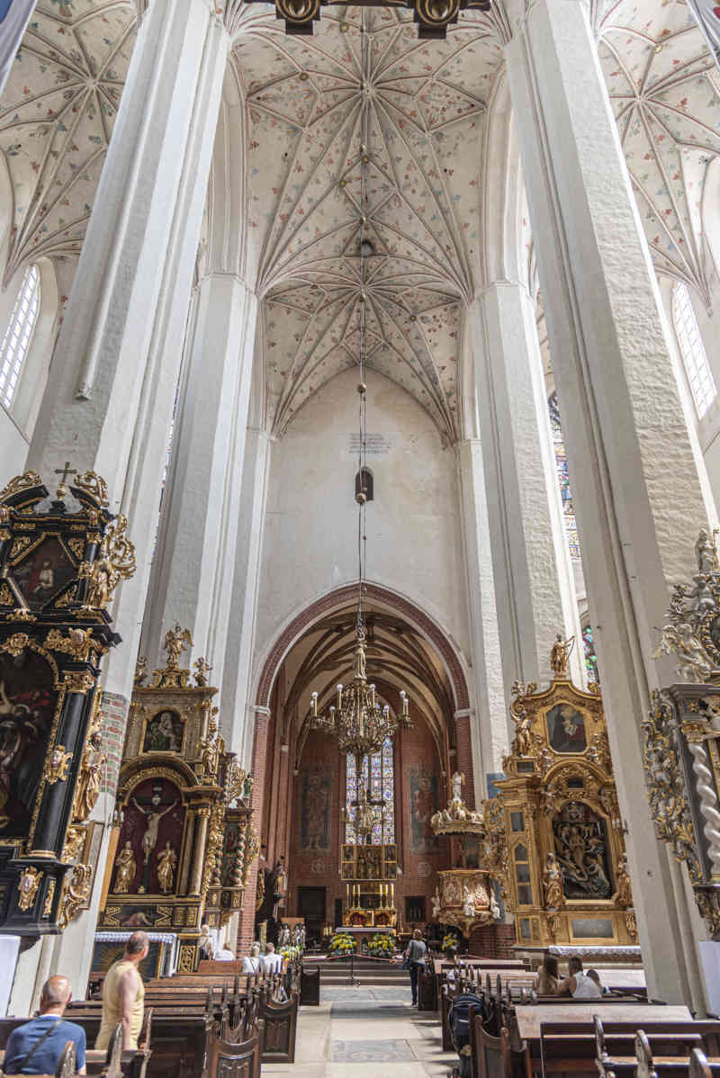 Polonia - Torun 033 - catedral de los Santos Juan Bautista y Juan Evangelista.jpg